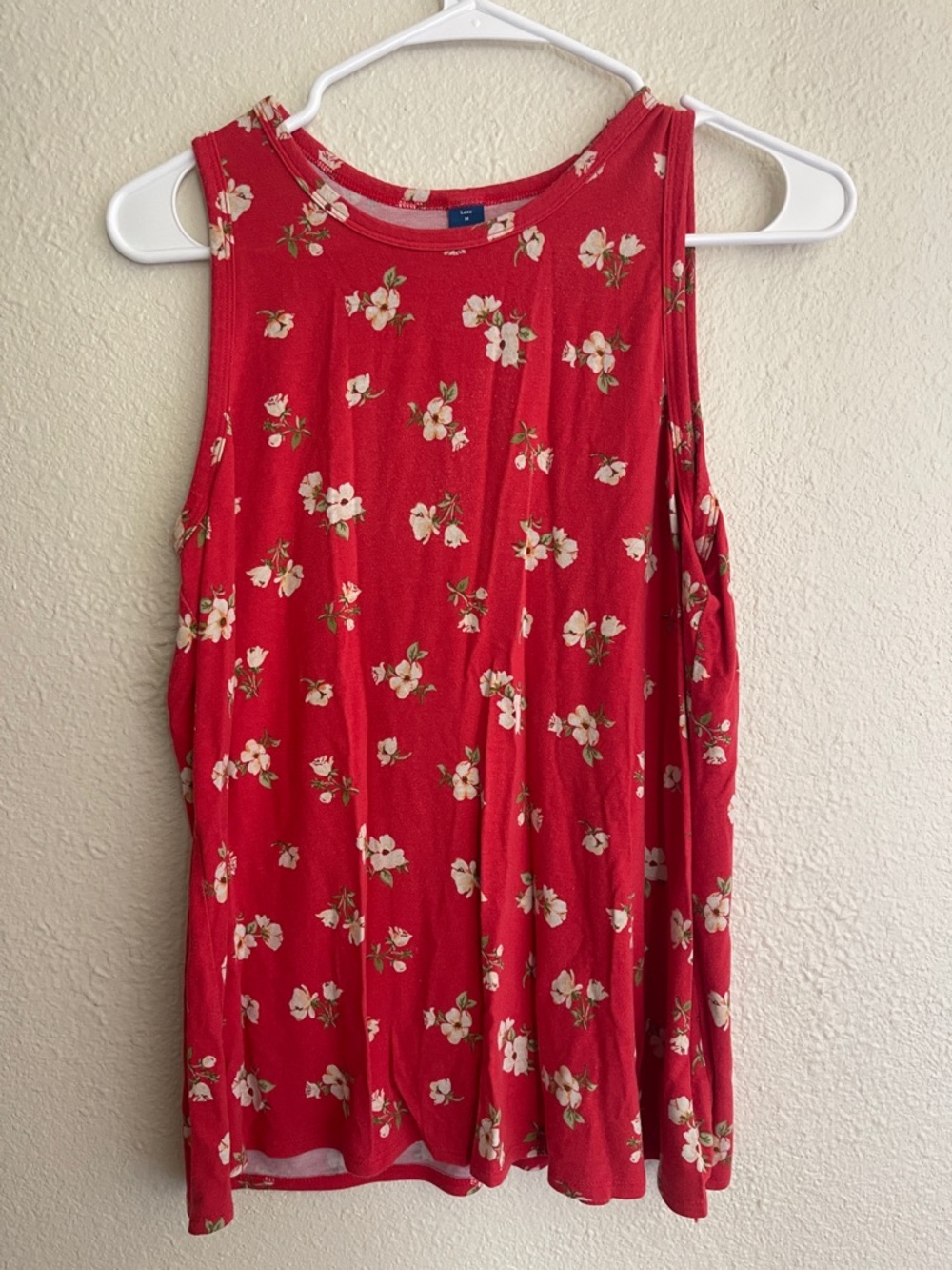 🌸 (5 for $15) Red floral tank top Old Navy, medium